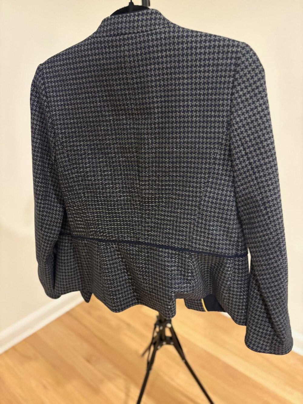 ๐๐ฉถ Talbots Structured Tweed Open-Front Jacket - Size 2 - Picture 6 of 6